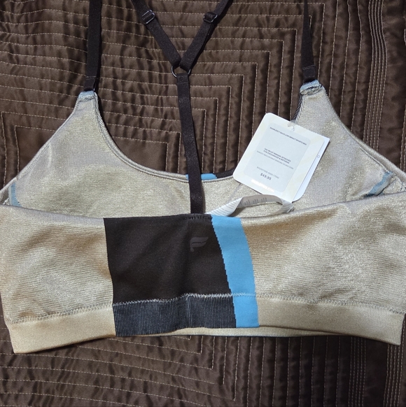 Fabletics Sport Bra 4 Bundle - Picture 5 of 9